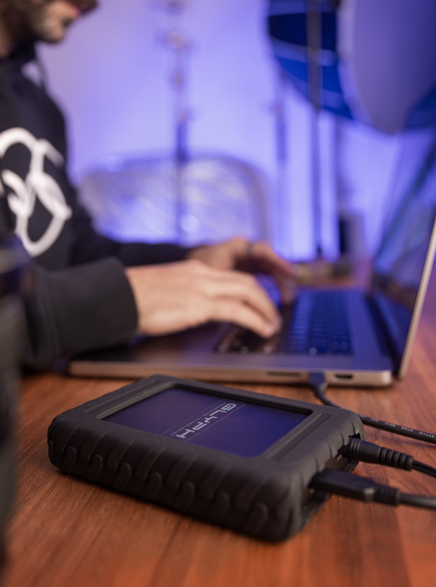 Don’t risk your footage on anything less than enterprise-grade. The Glyph Blackbox Plus U.2 offers up to 30TB of storage. You can back up entire docuseries or seasons of content without breaking a sweat. It’s built for the long haul, so you can focus on the edit, not the hardware