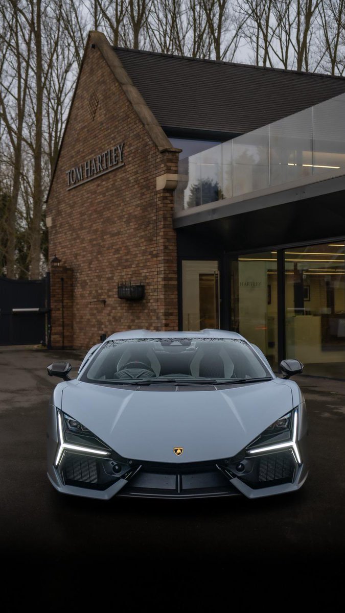 tomhartleycars's tweet photo. Good evening late for our 1st Monday post tho since 7am till now at 8,30pm we have been manic & here is 1 of 5 Arrivals 
2025 Stunning Lamborghini Revuelto humongous spec only 1500 miles Visit https://t.co/brcXdpUqed or @Harrods 

#th
#thedealmakers
#iconic
#hartleyestate💐
#wedontdo9to5s👎🏻

“The Original Home Of Supercar Dealers”