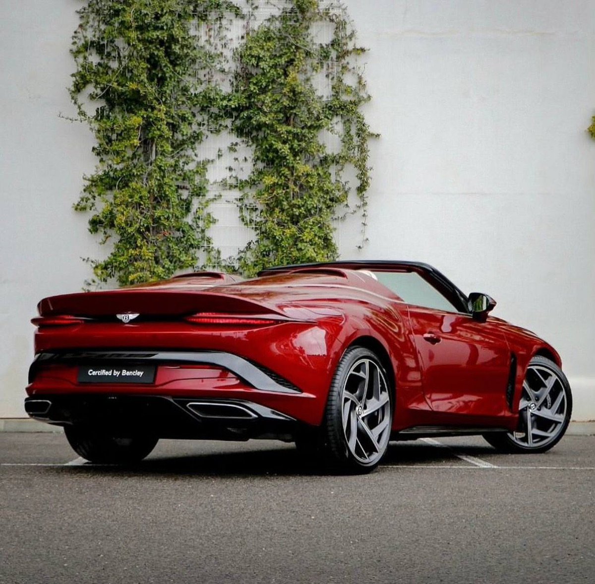 autochat360's tweet image. #Bentley Mulliner Bacalar ❤️