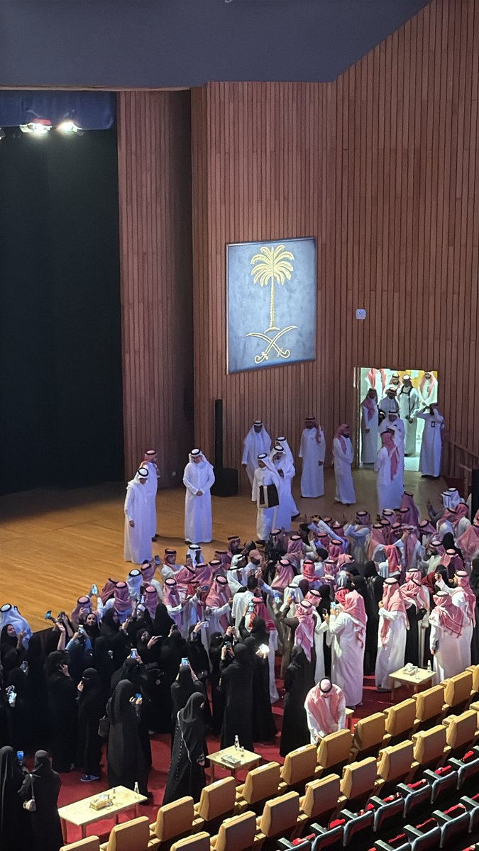 21_mro's tweet photo. لقاء يؤكد أن التحولات الكبرى لا تُبنى بالبنية التحتية… بل بالعقل الذي يقرر إتجاهها. https://t.co/cRKWB3u4QK