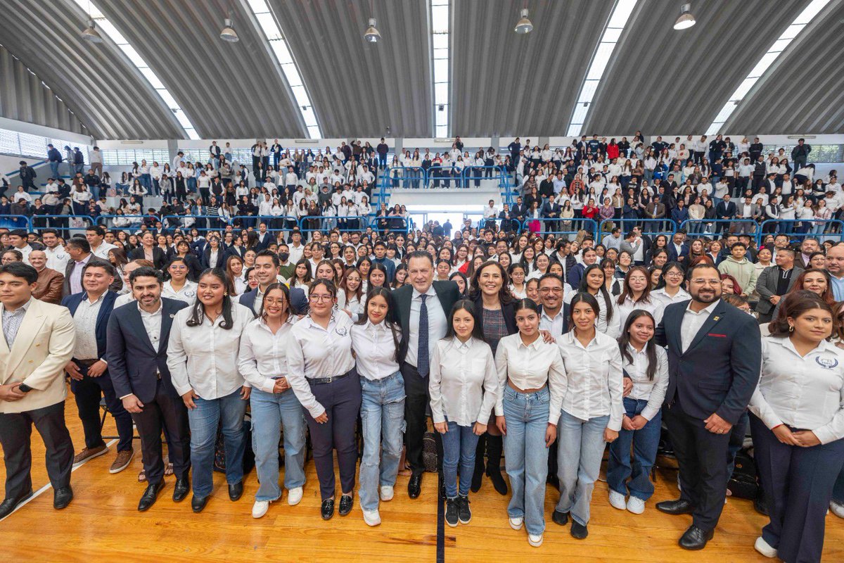 AlertaQro's tweet photo. 🔵📚Reconoce el gobernador a la #EscuelaNormal del Estado como semillero de docentes
📌El gobernador, Mauricio Kuri exhortó a los egresados de esta escuela a continuar fortaleciendo la educación en la entidad.👇
https://t.co/3zWLzclmJk https://t.co/RMW760XUdV