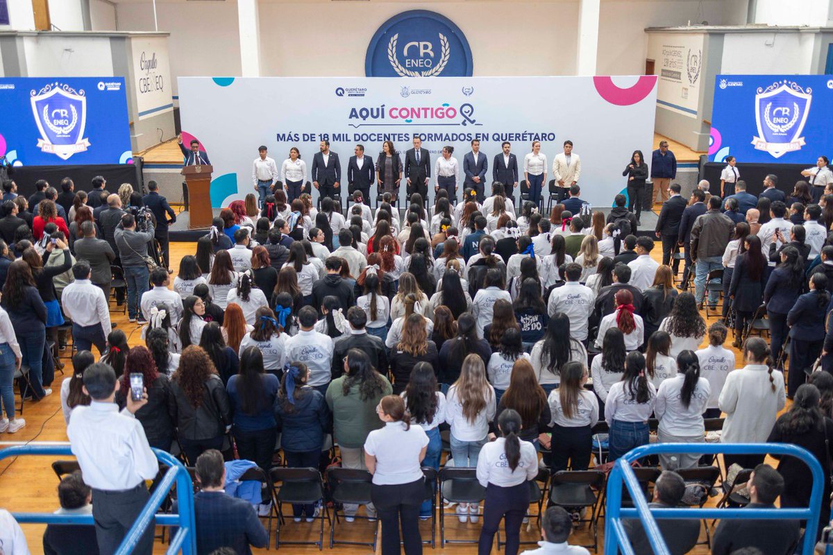 AlertaQro's tweet photo. 🔵📚Reconoce el gobernador a la #EscuelaNormal del Estado como semillero de docentes
📌El gobernador, Mauricio Kuri exhortó a los egresados de esta escuela a continuar fortaleciendo la educación en la entidad.👇
https://t.co/3zWLzclmJk https://t.co/RMW760XUdV