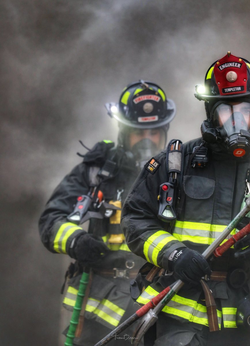 TrishaButcher1's tweet photo. Live fire training yesterday with Templeton Fire &amp; Emergency Services and Camp Robert’s Fire Department🔥 Even caught a Fire Phoenix 🐦‍🔥 🙌
@firenation #training #fireoperations #templeton #structurefire https://t.co/FaNRbpKtsv