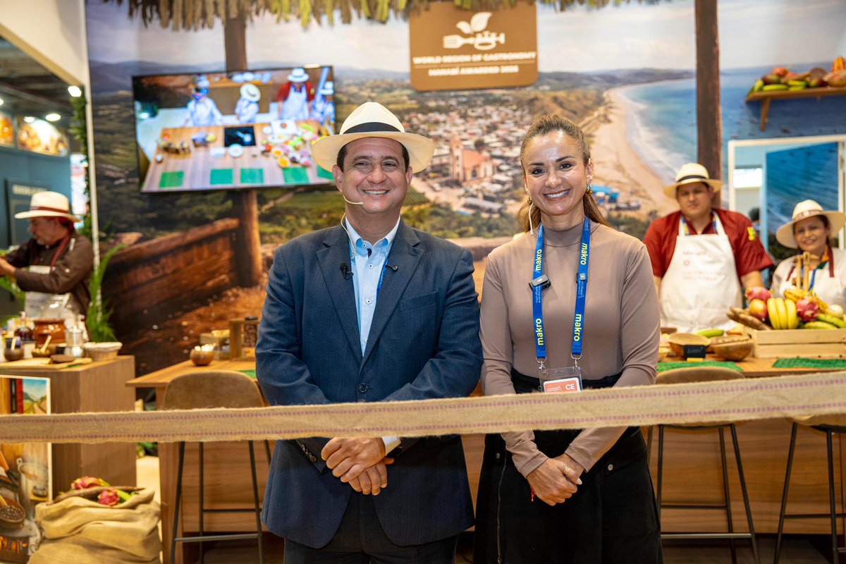 Leoorlandoa's tweet photo. ¡Manabí pisa fuerte en Madrid Fusión!

Por primera vez en la historia, Manabí llega a esta feria mundial de gastronomía con un stand propio, llevando nuestra esencia culinaria y de identidad a Europa, ahora como Región Mundial de Gastronomía 2026. 

Junto a mi compañera @marcelaguinaga, prefecta del Guayas, participamos en el acto inaugural de nuestro stand que ha llamado la atención de cientos de visitantes. 

La costa ecuatoriana dice presente en Madrid Fusión, participamos junto a Guayas y la Escuela de los Chef  por primera vez en una puesta en escena que resalta lo mejor de lo mejor de nuestra riqueza culinaria y cómo la tradición se mezcla con la innovación para conquistar los paladares más exigentes.