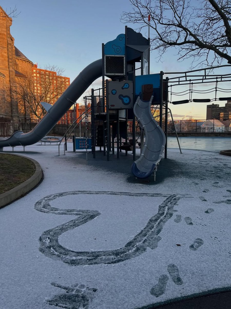 CityYearBoston's tweet image. Snow days call for a little look back on some winter memories our teams have made so far ❄ 
#americorps #boston #bostonjobs #bostonwinter