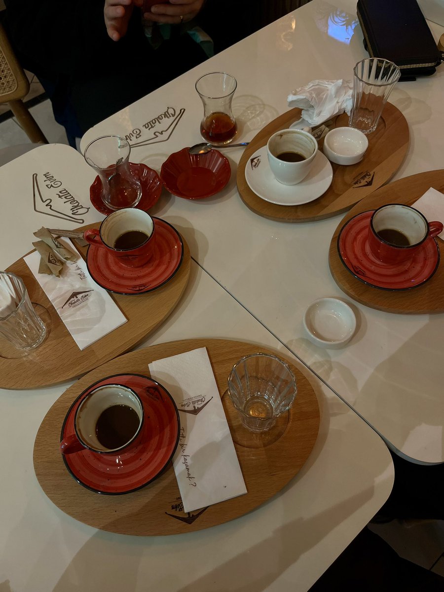 Keşkeler ve neyseler masası