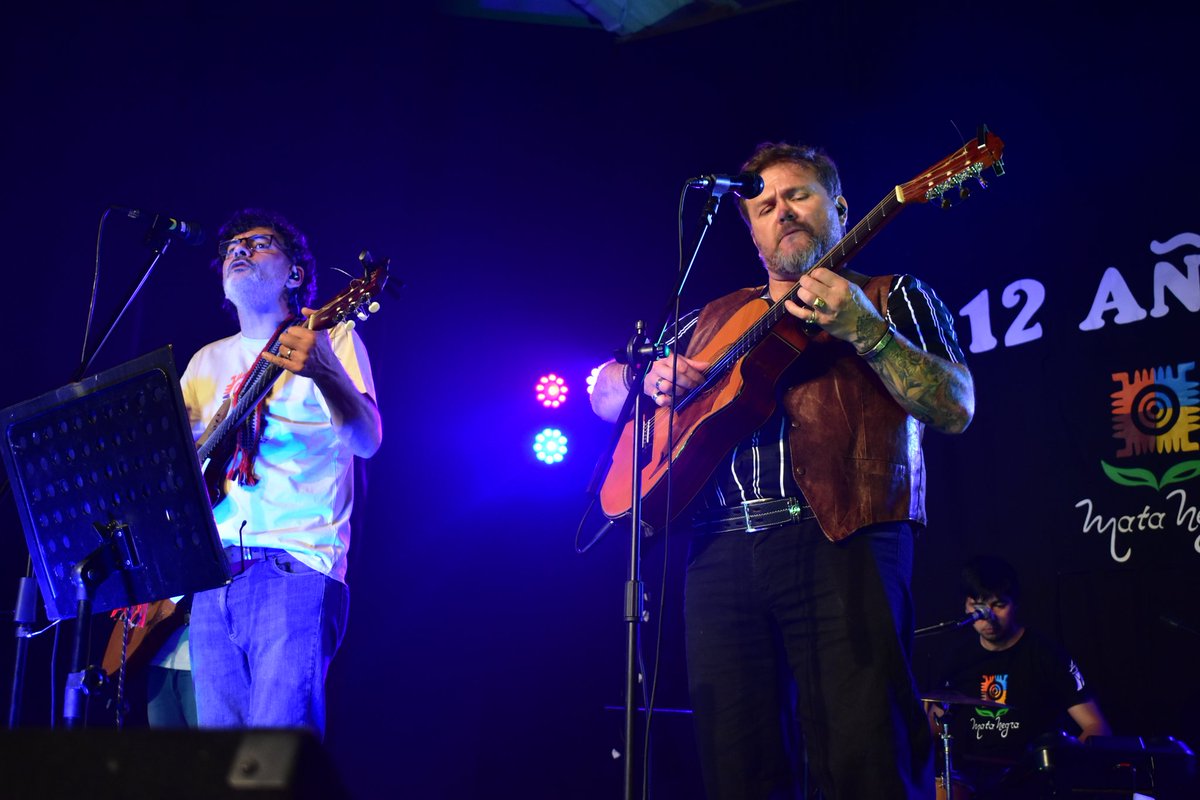 MataNegraOK's tweet photo. Imagenes de nuestro show festejando nuestros 12 años en "La Española" de nuestro Puerto Santa Cruz. Una fiesta maravillosa con la que cerramos el 2025 dando paso a este nuevo año lleno de desafios y sueños 💪🏻

📸: Yasna Andrade

#matanegra 
#folcloreargentino
#PuertoSantaCruz https://t.co/n3v3XDSjj3