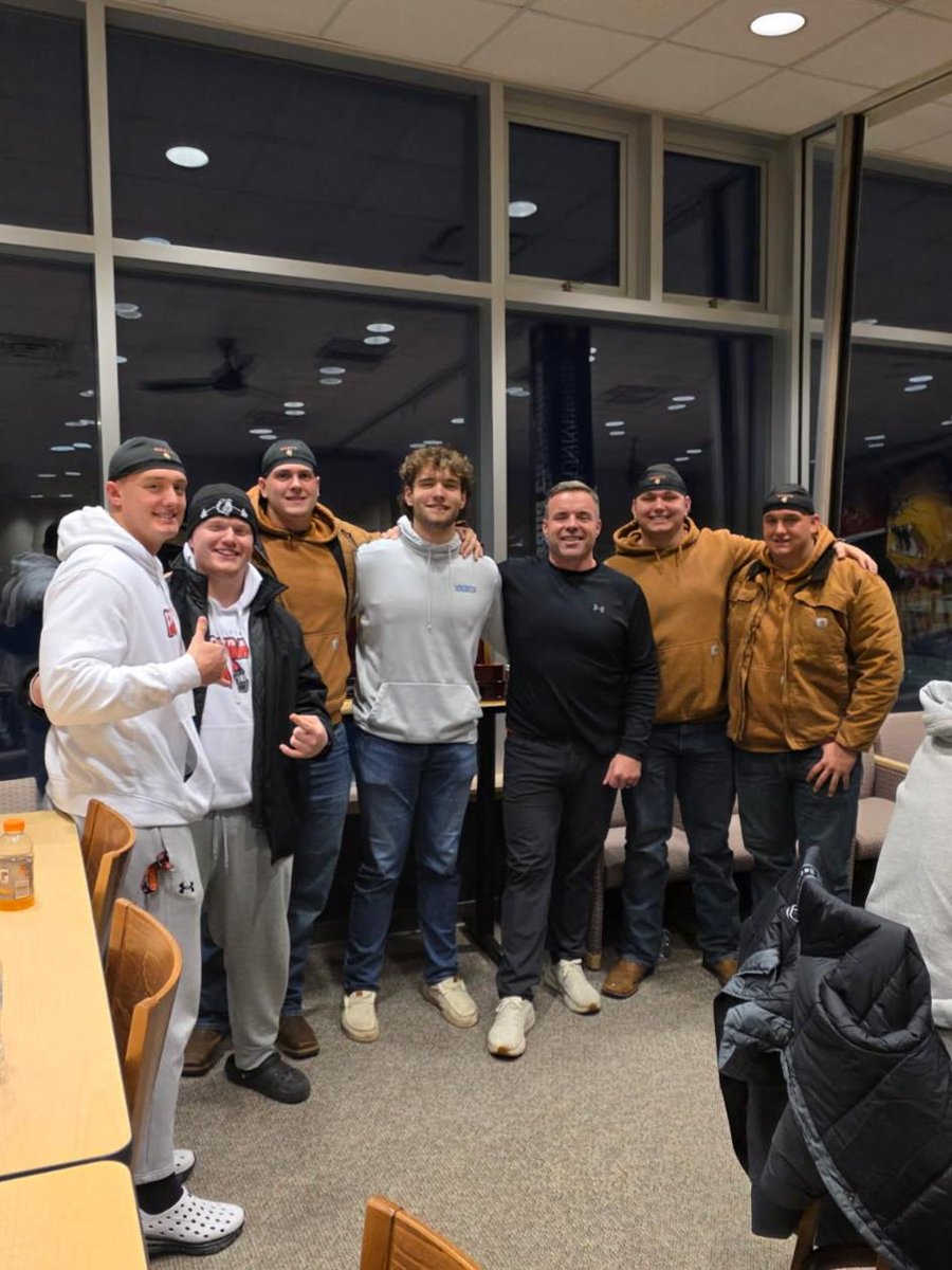 Had a great weekend at Ferris State!! 
<a href="/CoachDrewBurton/">Drew Burton</a> <a href="/FerrisFootball/">Ferris St. Football</a> <a href="/CoachAnnese/">Coach Annese</a> <a href="/TRAVIS44MIRACLE/">Travis Miracle</a> <a href="/CoachGrig_NCSA/">Coach Grignon</a> <a href="/NCSA_Football/">NCSA_Football</a> <a href="/TheDZone/">TheDZone</a>