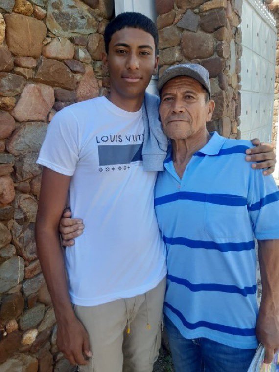 🇻🇪🚨| URGENTE: El régimen chavista dijo que no tenía a menores de edad como presos políticos. Hoy excarcelaron a Gabriel Rodríguez de 17 años de edad que había sido sentenciado a 10 años de prisión. Diosdado Cabello y Delcy quieren OCULTAR ESTO para sus Trump no se entere. 👇