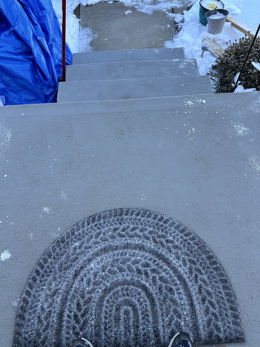tom_robarge's tweet photo. @JimCantore Hi Jim hope your well. I just wanted to thank you for the tip I saw the other day about using tarps on your sidewalk ,steps and vehicles, big time back saver and time saver ! https://t.co/cSNKtCVAaV