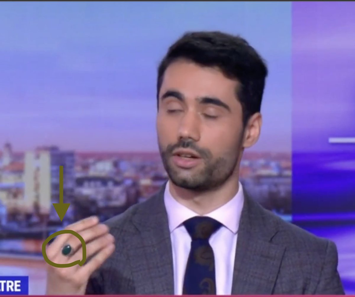 aliemamiofnyc's tweet photo. انگشتر مادر جندگی تو میبینیم بچه شیعه! 
@KevanGafaiti https://t.co/bskB6RN4zW
