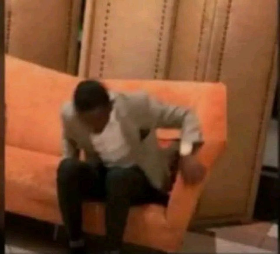 ChrisExcel102's tweet image. Nurse: “ Yes we know you came for a tooth ache but let’s test you HIV first” 

Me: