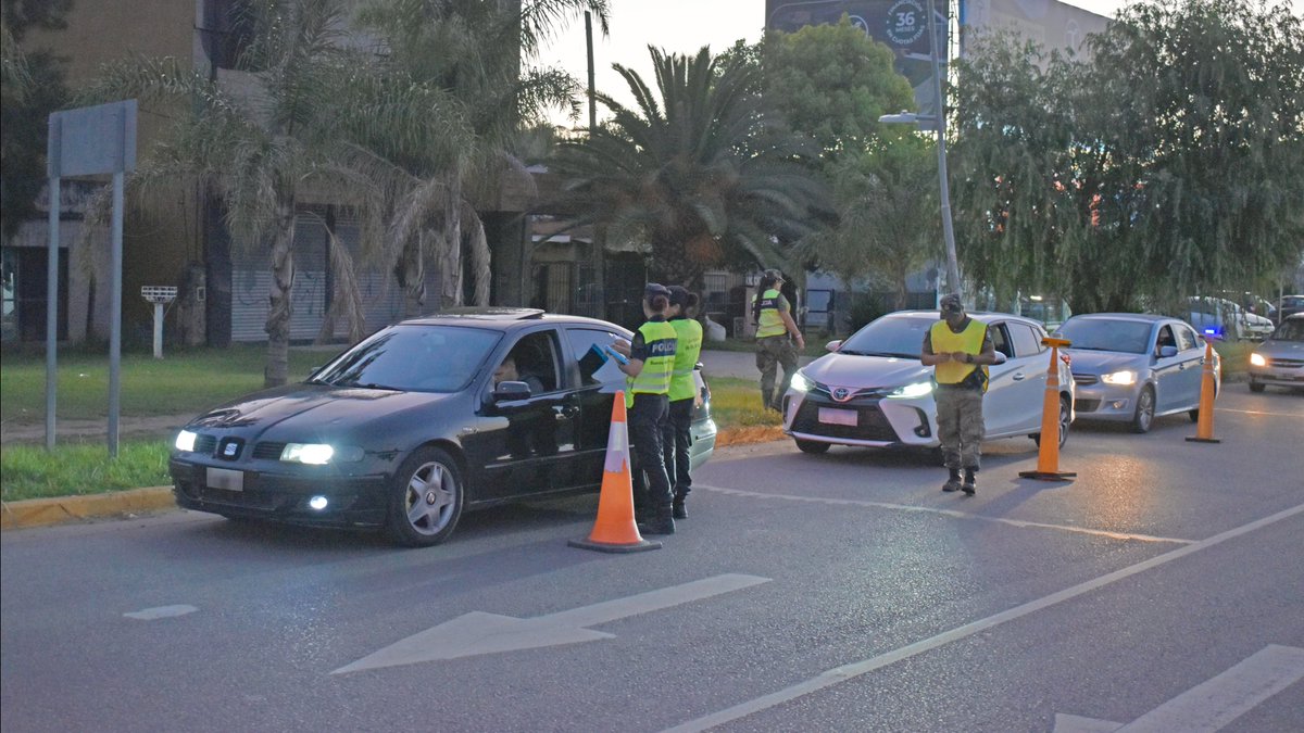 🛑OPERATIVIDAD DEL FIN DE SEMANA 🛑

Durante el fin de semana, la Secretaría de Seguridad desplegó diferentes operativos de prevención en los diferentes barrios y localidades del distrito.  

Lee la nota completa en : bit.ly/4kkgSzv ⬅️
