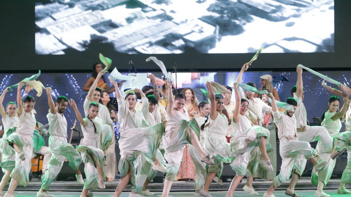 "Vivimos con muchísima emoción el Festival de Folclore de Cosquin. Los equipos trabajaron con mucha antelación. Era especial porque estábamos celebrando 240 años del nacimiento del Brigadier Estanislao López " <a href="/SusanaRueda/">Susana Rueda</a> Ministra de <a href="/CulturadSantaFe/">Ministerio de Cultura de la Provincia de Santa Fe</a> en La Red #Rosario 98.3
