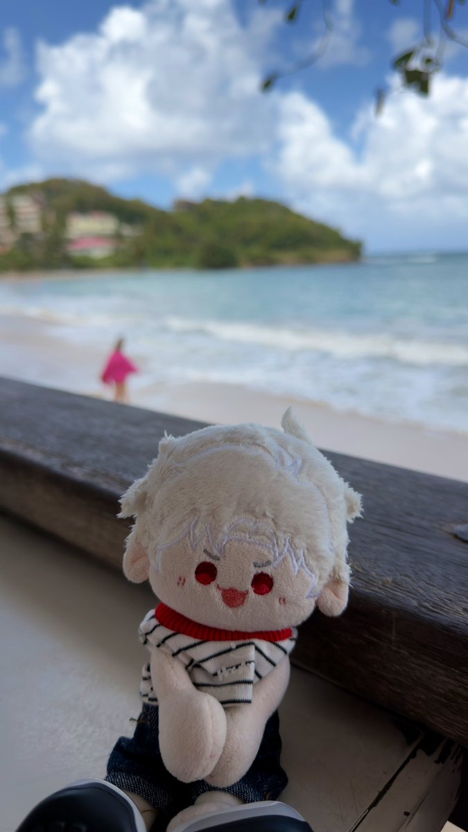 sunny in #APRILUS szn 🐦‍⬛ tweet media