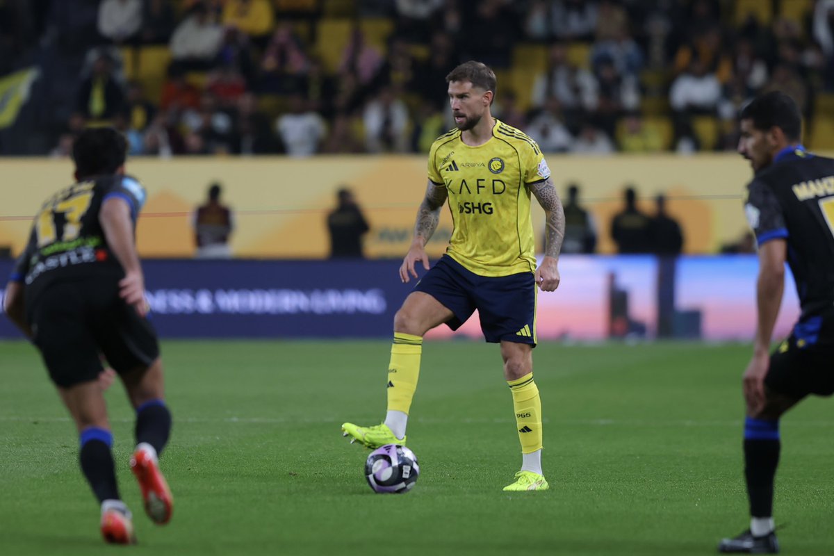 Work, patience and belief. We keep going together, team and fans! 💛🙅🏼‍♂️
Trabajo, paciencia y confianza. Seguimos juntos, equipo y afición! 👊🏼⚽️