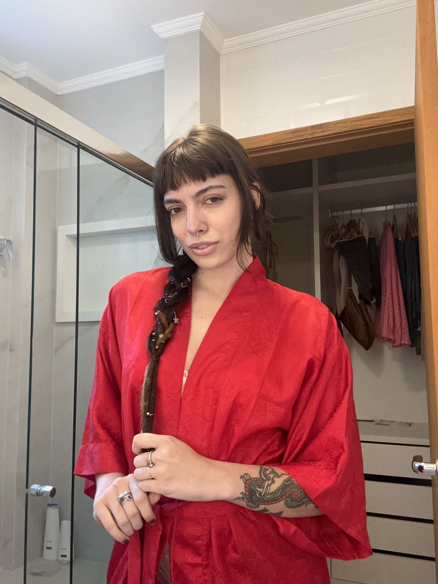 lizzydavv's tweet photo. everything shower was NEEDED https://t.co/ClOGykPaz3