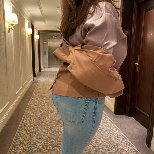 Sevratwo's tweet photo. Ring on my finger, business on my mind. 💍💼 There is a special kind of confidence that comes with traveling solo. Checking in, closing deals, and taking up the whole king-size bed tonight. 🥂"

#BusinessTrip #WomenInBusiness #SoloTravel #WifeyOnTour #HotelLife #BossLady https://t.co/qOS5vKB6RM