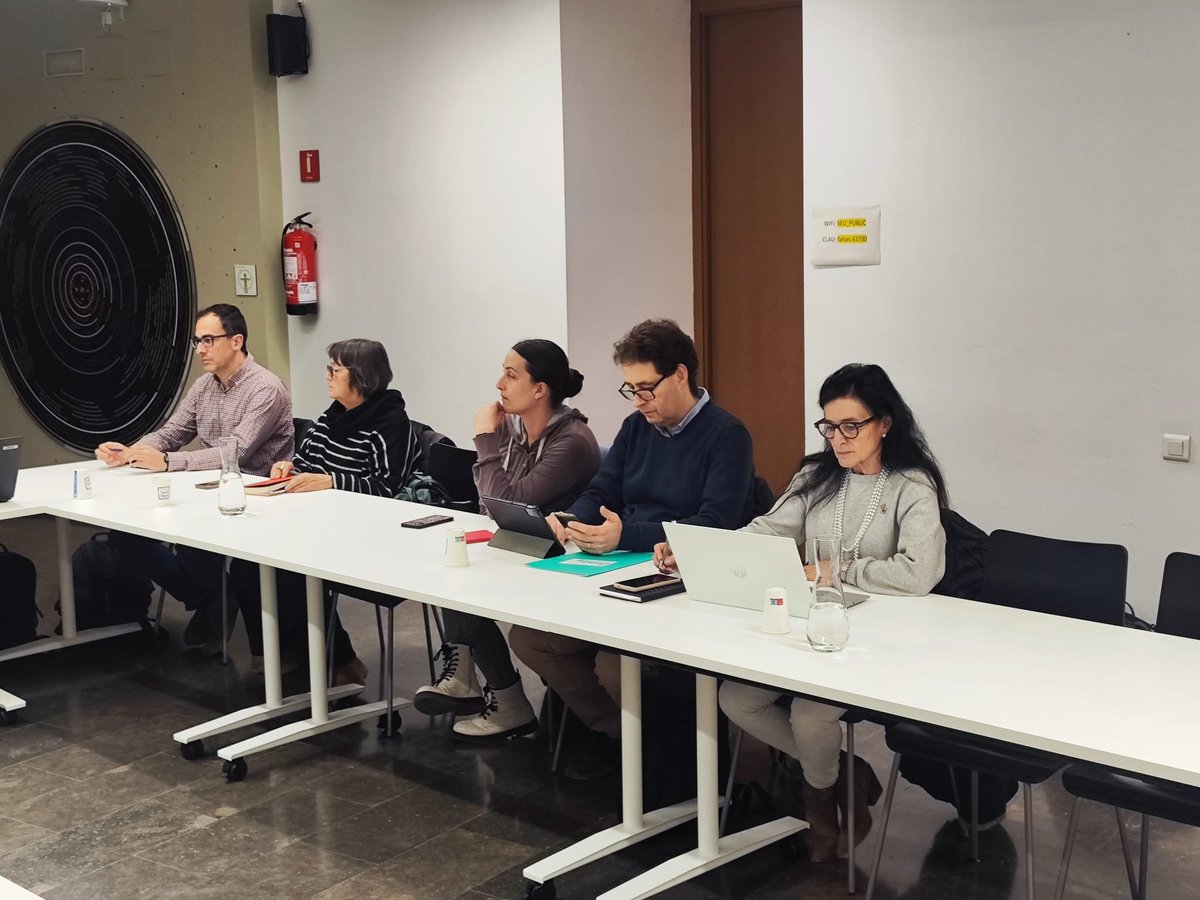 Avui al ple del <a href="/CCPriorat/">Consell Comarcal del Priorat</a>, <a href="/JuntsPriorat/">Junts Priorat</a> hem presentat una moció per denunciar el desastre de Rodalies, exigir a <a href="/desdelamoncloa/">La Moncloa</a> que compleixi el deute de 50.000M€ que té amb Catalunya, el traspàs de Rodalies i Regionals i la dimissió de <a href="/SilviaPaneque/">Sílvia Paneque</a>. Aprovada per unanimitat.