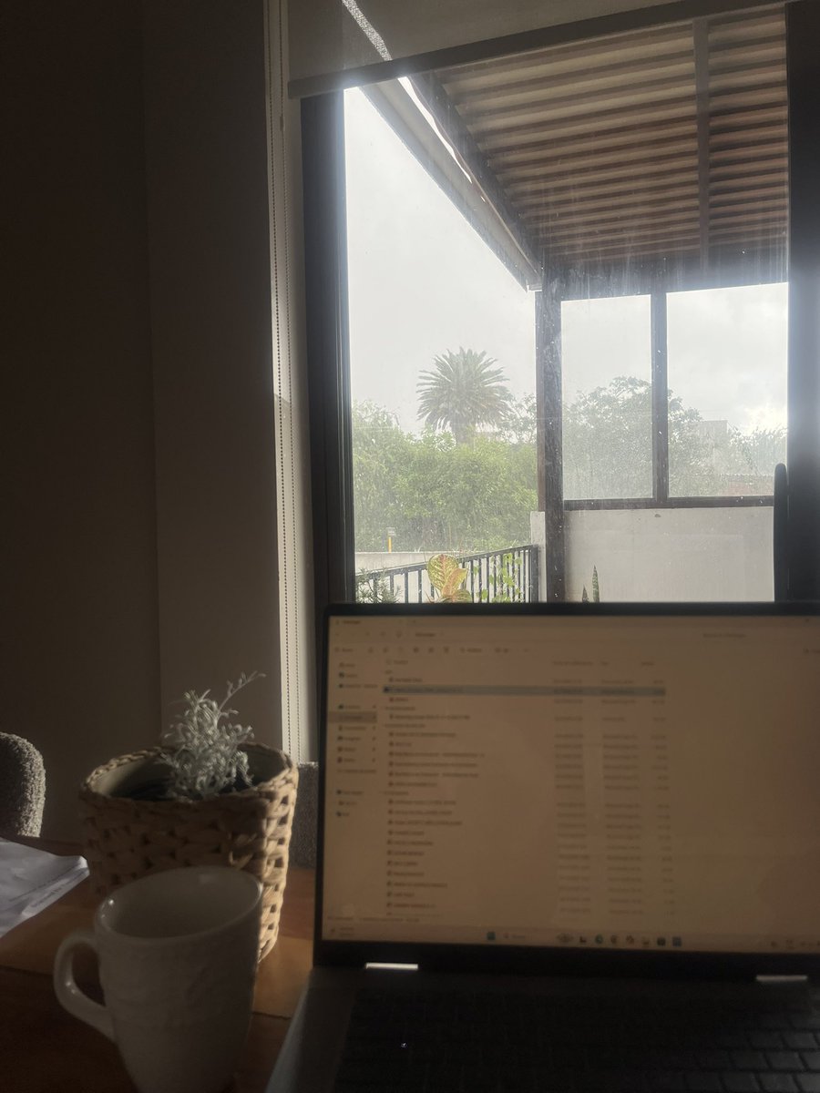 No hay forma de que no romantice el teletrabajo.