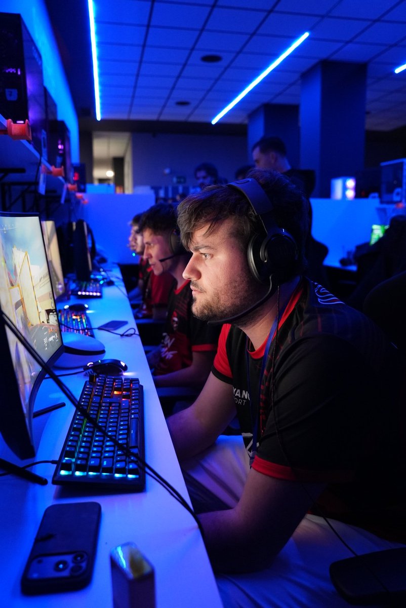 Clown Gaming tweet media