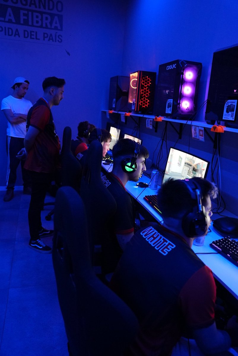 AURA 🤘🔥

#WeMakeClowns 🤡