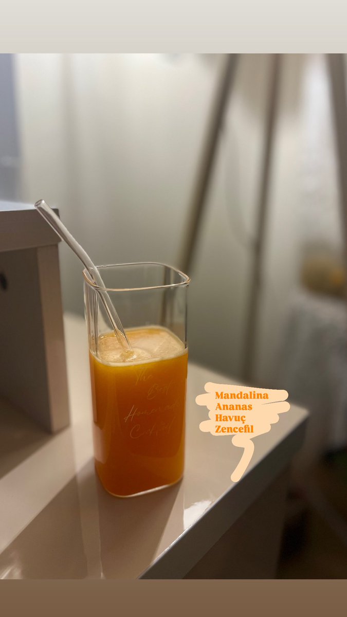 Bu saate kadar bişe yemeyip yaptığım sağlıklı içecek 
(bana güç vereceğini düşündüğüm iksir)