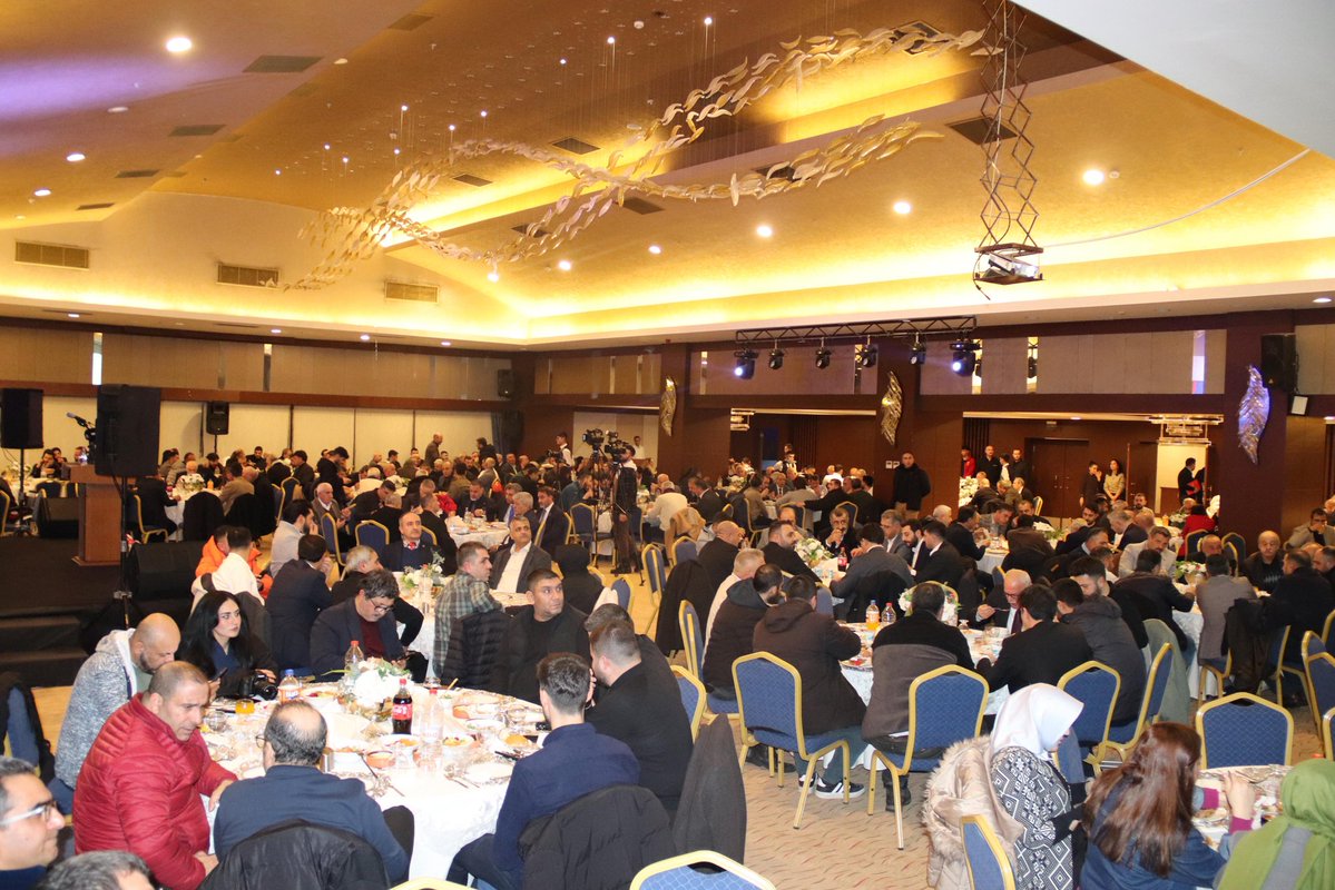 Milletvekilimiz Sn. Gürsel Erol’un katılımlarıyla;
STK Başkanlarımız, Oda Başkanlarımız, Muhtarlarımız ve Parti Örgütümüz ile bir araya geldik.
Toplantımızda Elazığ’ımızın öncelikli ve önemli sorunlarını kapsamlı şekilde ele alarak çözüm önerileri üzerine istişarelerde bulunduk.