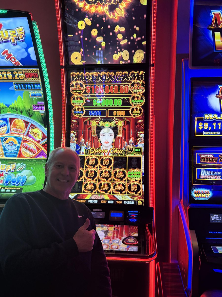 LAubergeBR's tweet image. Fortune favors Franklin! 💸
Congratulations to Franklin who won $14,000 on the Phoenix Cash machine over the weekend! 🐦‍🔥 

Gambling Problem? Call 1-877-770-STOP.
#JackpotWinner #Handpay #SlotsWin #LaubergeBR