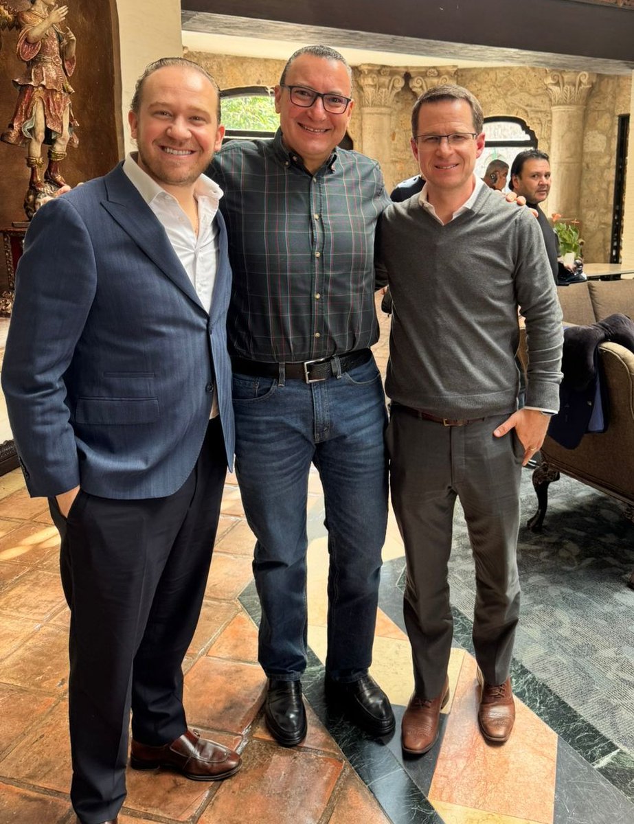 Bienvenidos a #Aguascalientes 
<a href="/RicardoAnayaC/">RicardoAnayaC</a> y <a href="/STaboadaMx/">Santiago Taboada</a> 
Un gusto recibirlos y saludarlos! 
#SiEsPosible