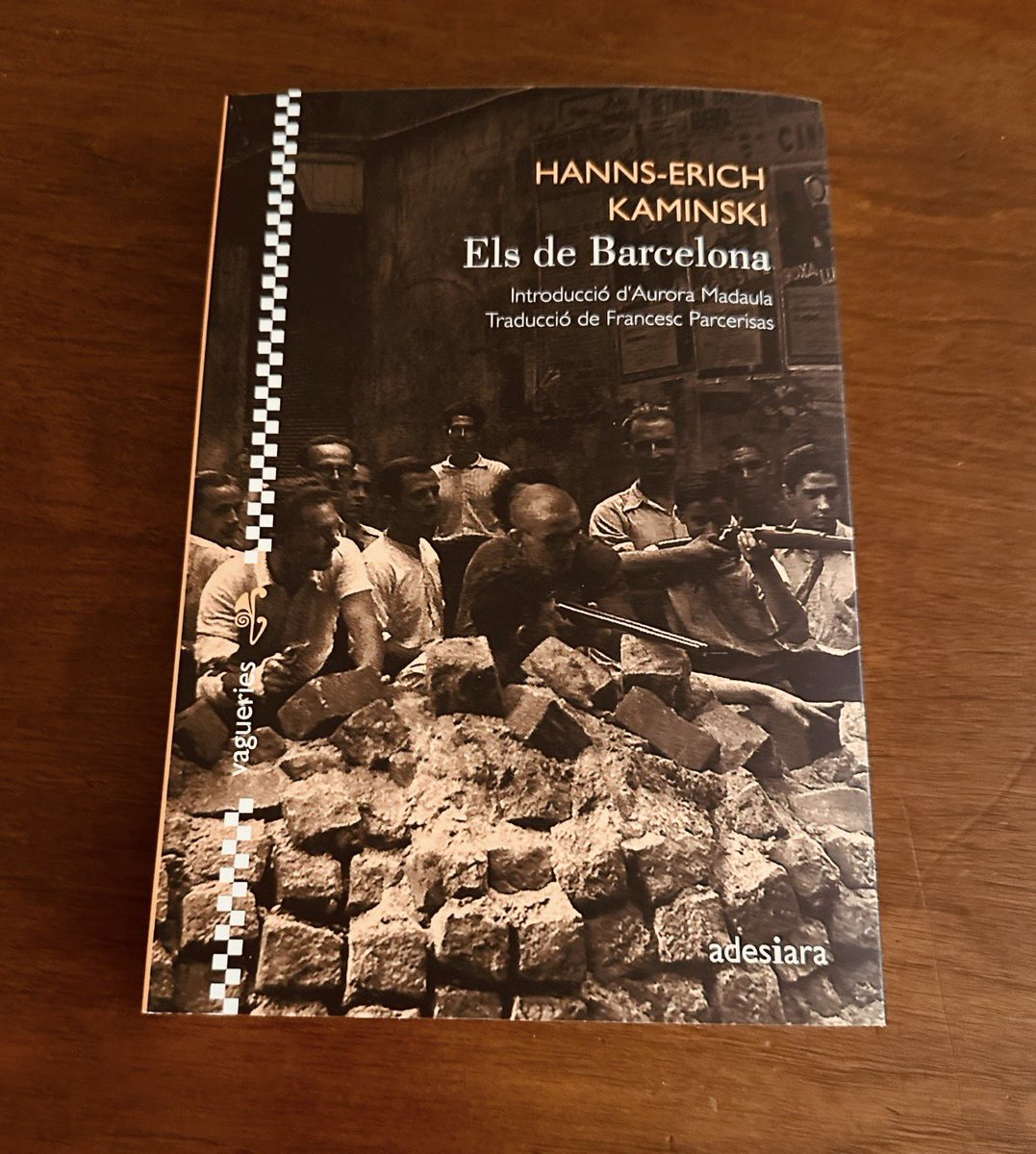 ADESIARA EDITORIAL tweet media