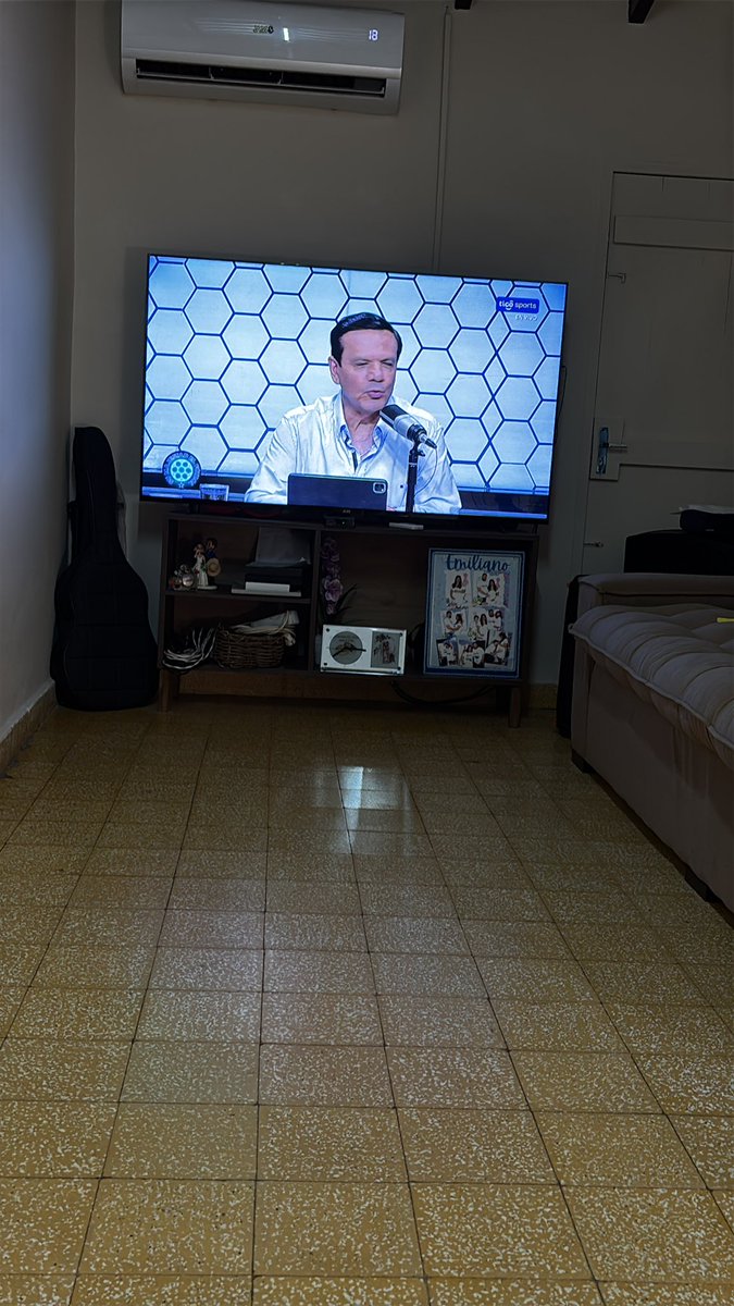 POLAKO60's tweet photo. @TigoSportsPY Quiero la casa 925 https://t.co/GPJUXI3dUi