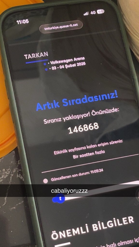 cok sey istemiyoruz 2 saat canli sesini duymak istiyoruz sahne sovunu izlemek istiyoruz..su konserleri buyuk bi alanda yapinn hepimiz doyalimm su adama