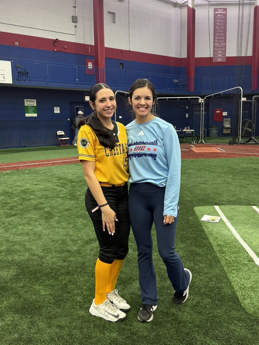 Had an amazing time at the <a href="/UIC_Softball/">UIC Softball 🔥🥎</a> camp. Thank you <a href="/CoachC_Meg/">Megan Coronado</a> and all the other coaches and players for all valuable feedback. Cannot wait to be back soon! go flames 🔥