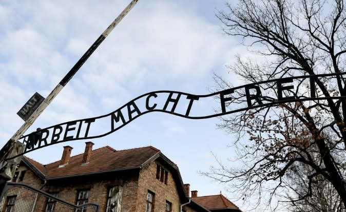 "Lass dich nicht belügen, die Rote Armee hat uns befreit "