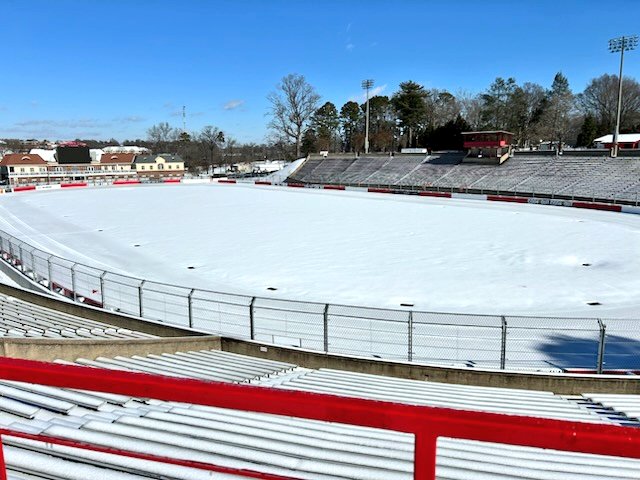 MatiasBalducci's tweet photo. #Circuitos Watkins Glen, Bowman Gray Stadium, North Wilkesboro y WWT Raceway (Gateway) cubiertos por la nieve ❄️ https://t.co/NDtA7u5xOJ