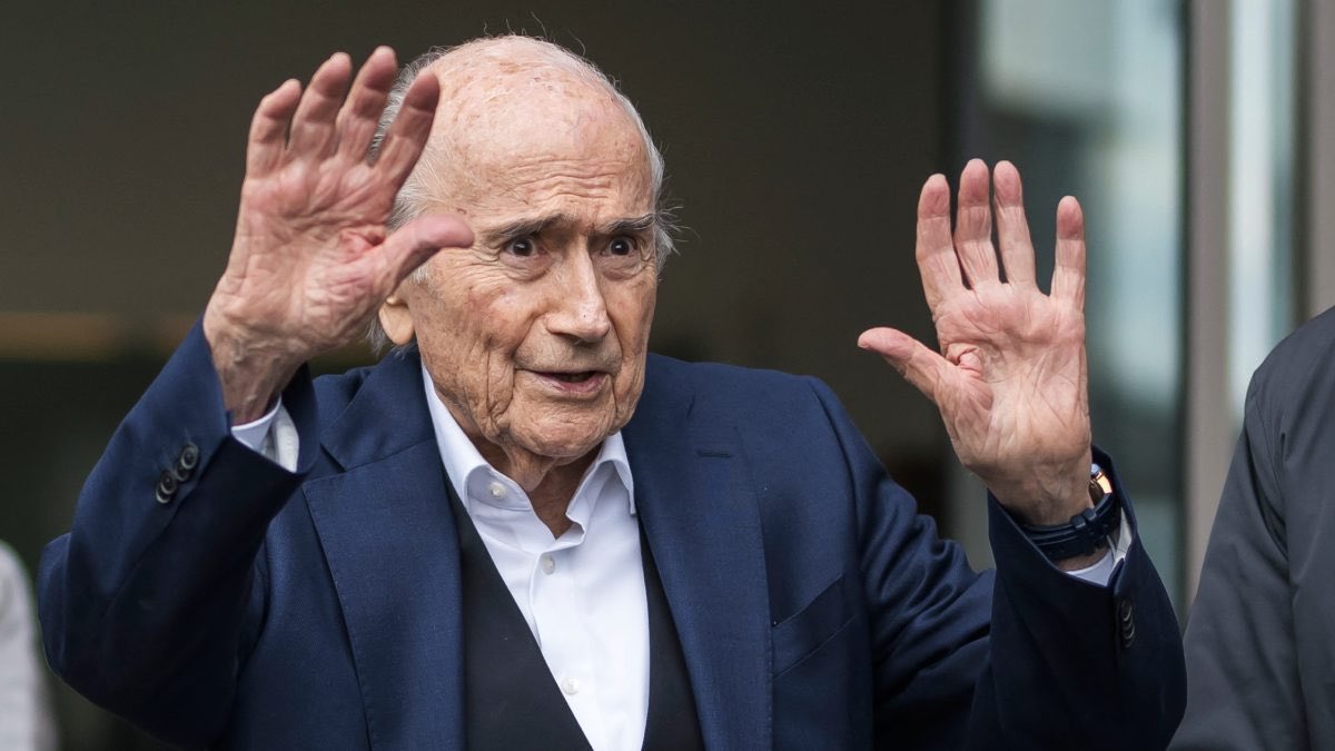 🗣️Desde sus redes sociales, el expresidente de la FIFA, Joseph Blatter, aconsejó a los aficionados del mundo no ir al Mundial de Estados Unidos por razones de seguridad.