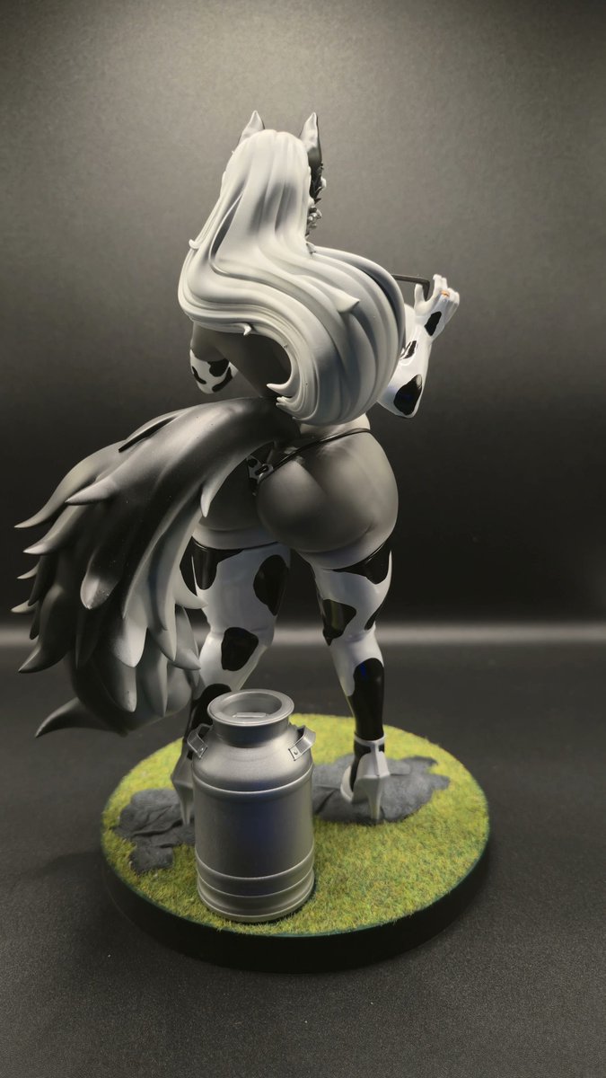 📢Loona Cow-Kini 2026 NEW RELEASE!✨

🐄The hellhound we all love, in true Cervina7 style, remodeled to create a new and exclusive super sexy figure!

🏪foxenprints.com/shop/loona-cow…

🔧⚙️In this exclusive collaboration between Foxenprints and Cervina7, we've updated our most famous