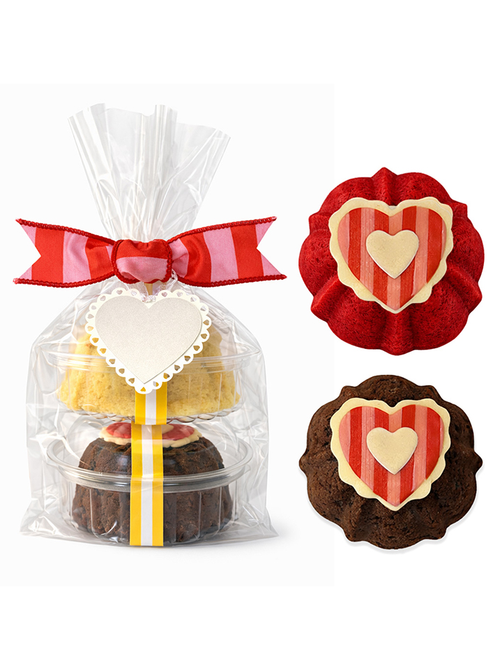 Love is in the air… and so is a little winter chill ❄️❤️
While we wait for the storm to thaw, it’s the perfect time to preorder our handmade, artisan Valentine’s treats. Thoughtfully baked, beautifully wrapped, and made to steal hearts.

janiescakes.com/collections/va…