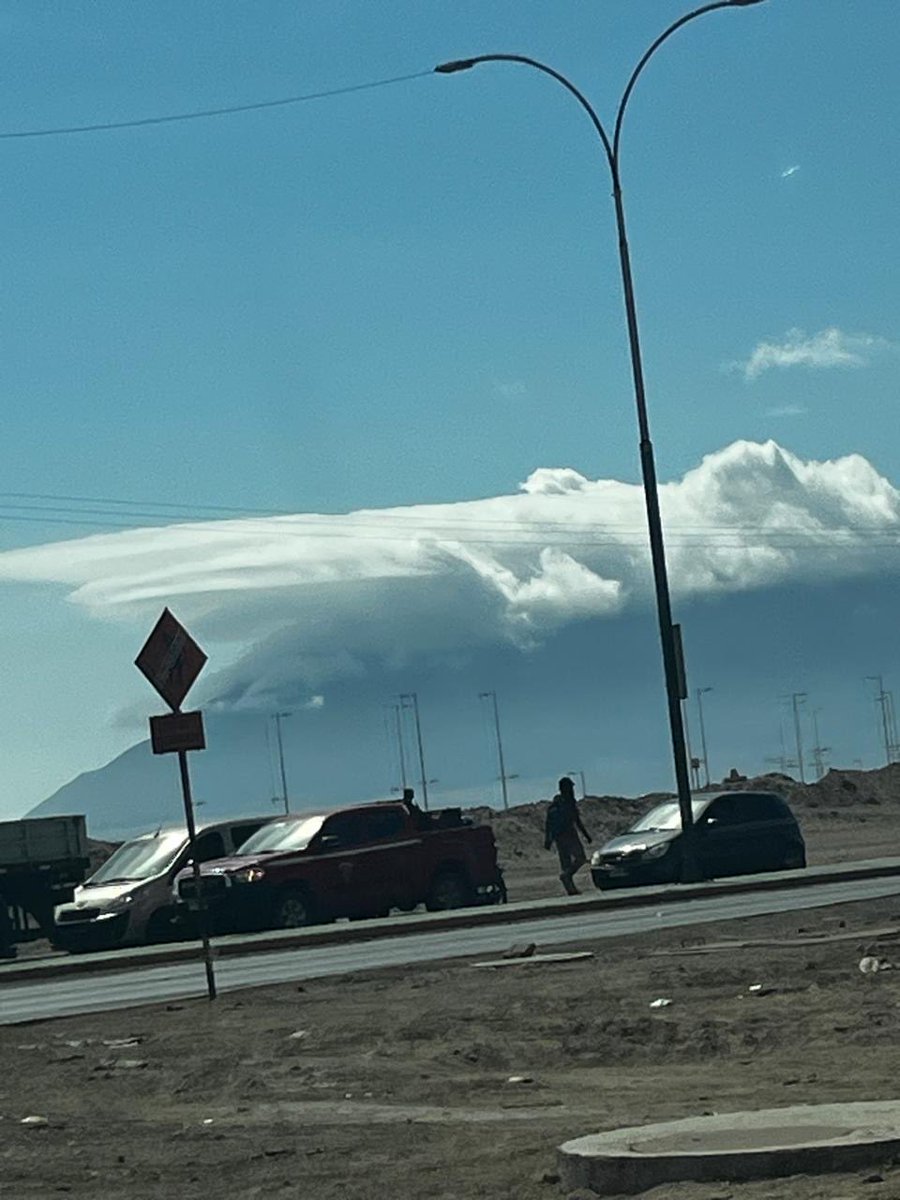 Hermosas nubes sobre el parque nacional Morro Moreno #Antofagasta