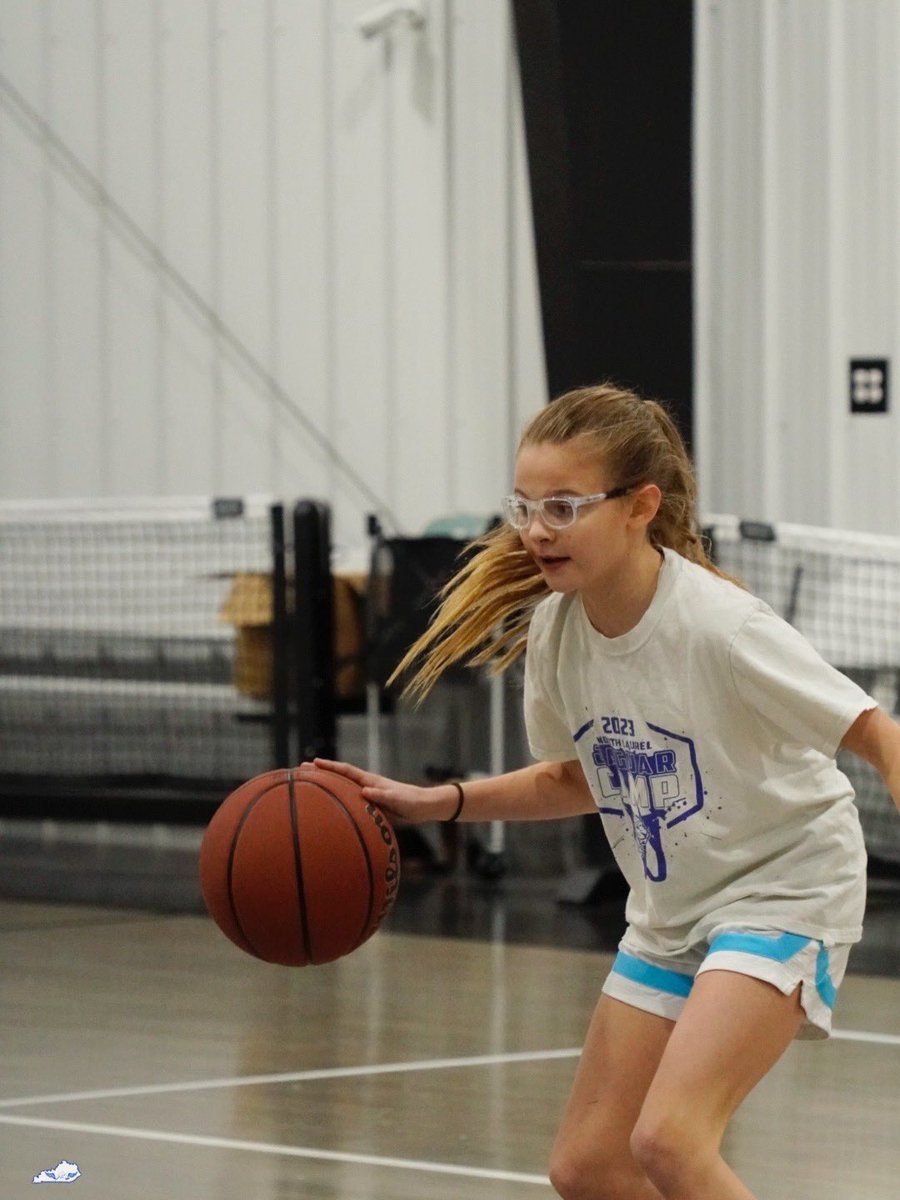 DhawkeyeMedia's tweet photo. Locked in and getting better 📈
❄️❄️❄️❄️❄️❄️❄️❄️❄️❄️ 
(How to sign up) ⬇️
📲 DM US
🤳 TEXT 859-267-3131
✉️Email DhawkinsKy@yahoo.com

#basketballtraining #kykid #dreambig #grind https://t.co/NHoCX9iZ2P
