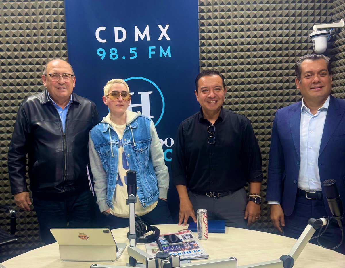 rubenmoreiravdz's tweet photo. Hoy en mesa de análisis en @heraldoradio_ con @maca_online .
👉 Hay un cambio de estrategia en #Segurida : más capturas e incautaciones, pero la #ENSU confirma que la gente se siente más insegura. Crece la violencia en #Pachuca , #Campeche , #Puebla , #Oaxaca y la #CDMX . Muchos gobernadores no asumen su responsabilidad.
👉 Urge instalar las comisiones bicamerales de seguridad para dar seguimiento y control. Hay opacidad y versiones contradictorias entre México y #EEUU. La transparencia no es opcional.