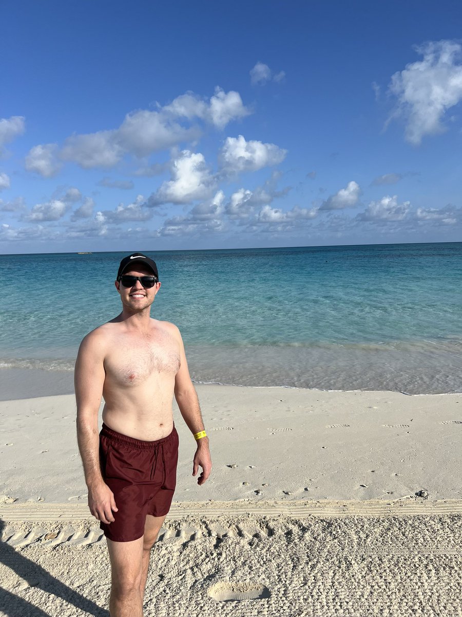 JaredStjohn25's tweet photo. 2024>2026
ready for the next cruise 💪🏼🚢🚢 https://t.co/6KOxl0ytKI