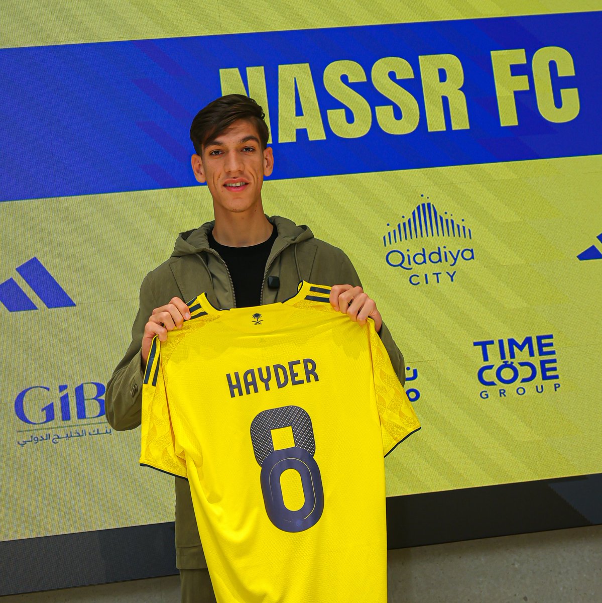AlNassrFC_EN's tweet photo. It's Official: Hayder Abdulkareem is a our new star ✍️
Welcome to the Squad Hayder 💛 https://t.co/PYFXdQhoeJ