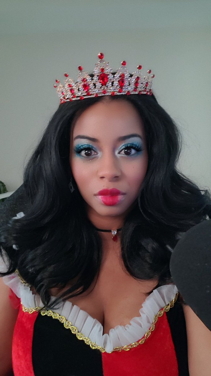 Thank you to everyone who came out to help celebrate my 5 year affiliate anniversary on Saturday. I had so much fun! 😃 Appreciate all the laughs, memories, Raids, bits and subs  🥰❤️