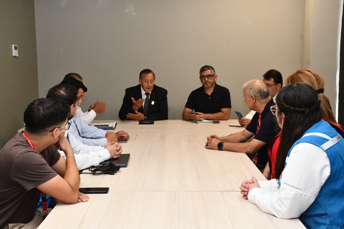 CruzRojaChilena's tweet photo. Producto del trabajo que ha estado realizando Cruz Roja Chilena en el marco de las acciones anticipatorias, visitamos la Filial de Angol para reforzar el proceso de mitigar el impacto de los incendios, nos reunimos con las Municipalidades de Angol, Collipulli, Renaico y Ercilla. https://t.co/K9erLVU8vl