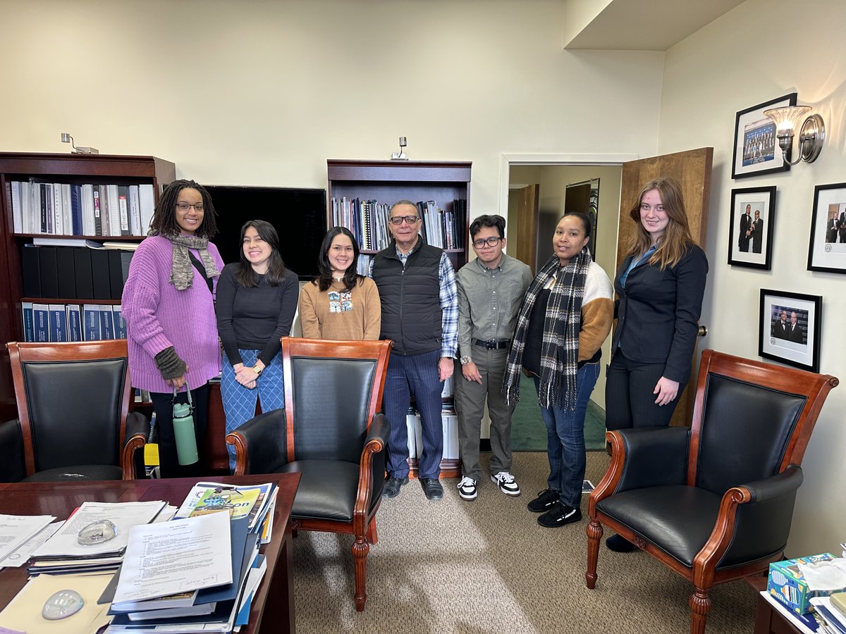 WashingtonAdventistU tweet media