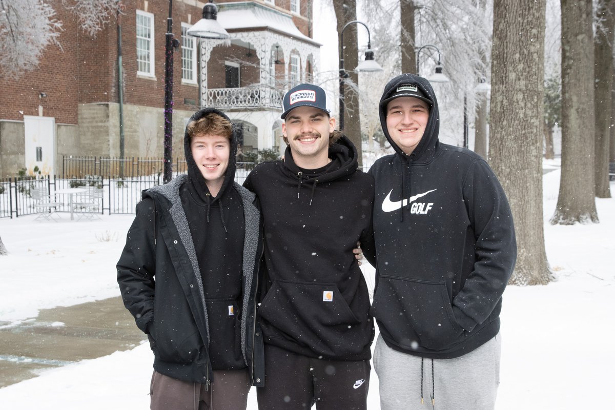 eku's tweet photo. Is it really a snow day if you didn’t go outside to enjoy it? #ColonelNation absolutely made the best of their day 🙌🌨 #EKU #SnowDay #Snow #WinterStormFern https://t.co/rVCIC3mI2O