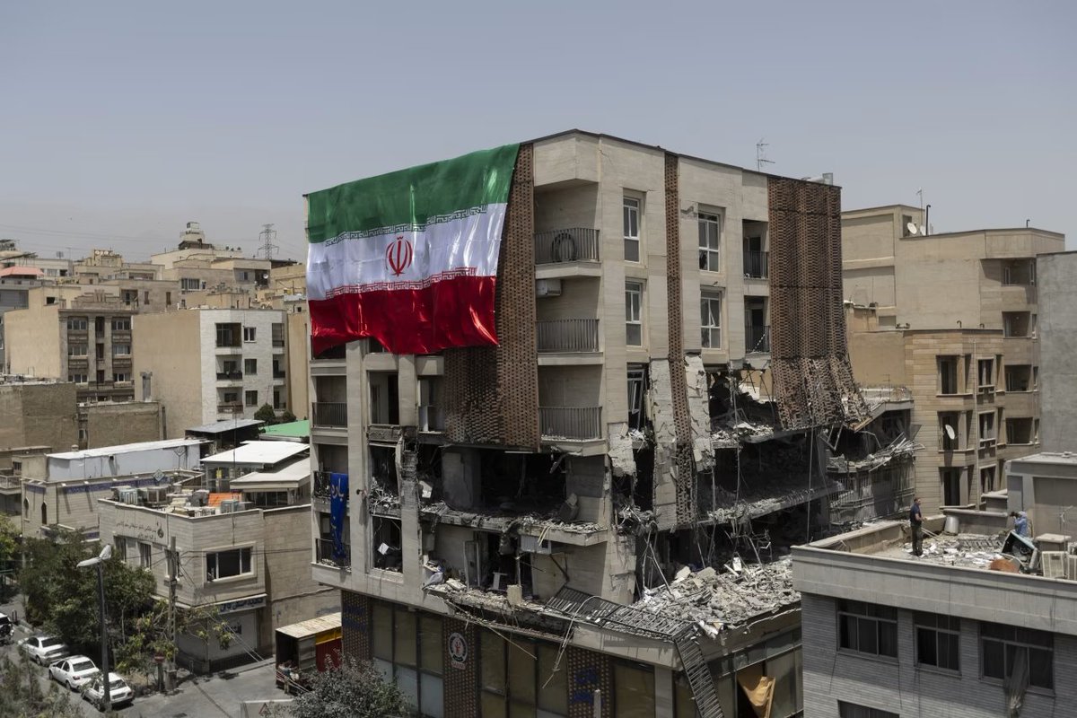 #Iran #PersianGulf #russianarmy
Chief of Staff of the Israeli Army, Eyal Zamir:

"We have obtained evidence proving that Iran has recently received 4 squadrons of Su-35 fighter jets and a number of S-400 air defense systems."