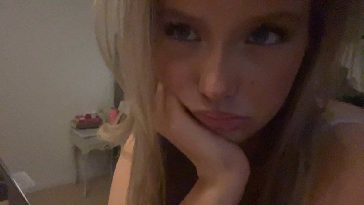 berryblow1's tweet photo. ❤️+♻️ denna ifall du vill se videon när jag suger k*k med sån här ögonkontakt 🤭 https://t.co/tVYTLXOHa7